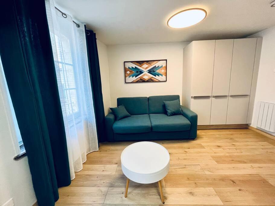 Apartament Stylish Studio In The Center Of Senlis Senlis  Zewnętrze zdjęcie