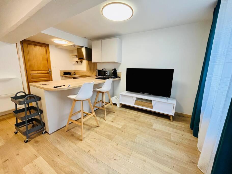 Apartament Stylish Studio In The Center Of Senlis Senlis  Zewnętrze zdjęcie